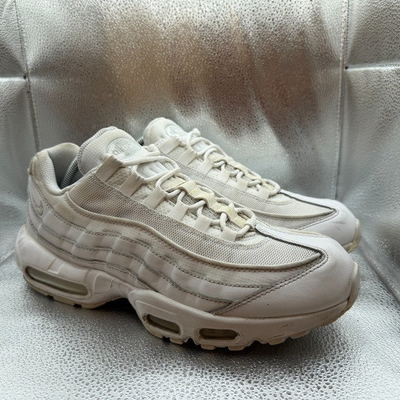 Size 10.5 Nike Air Max 95 Triple White Whiteout Mens Athletic Shoes CT1268-100 main image 10